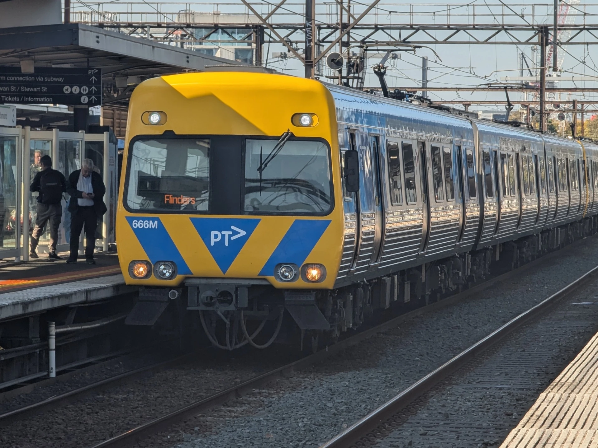 Alstom Comeng 666M