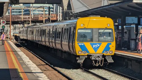 Alstom Comeng 605M
