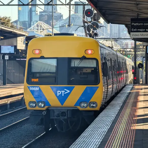 Alstom Comeng 666M