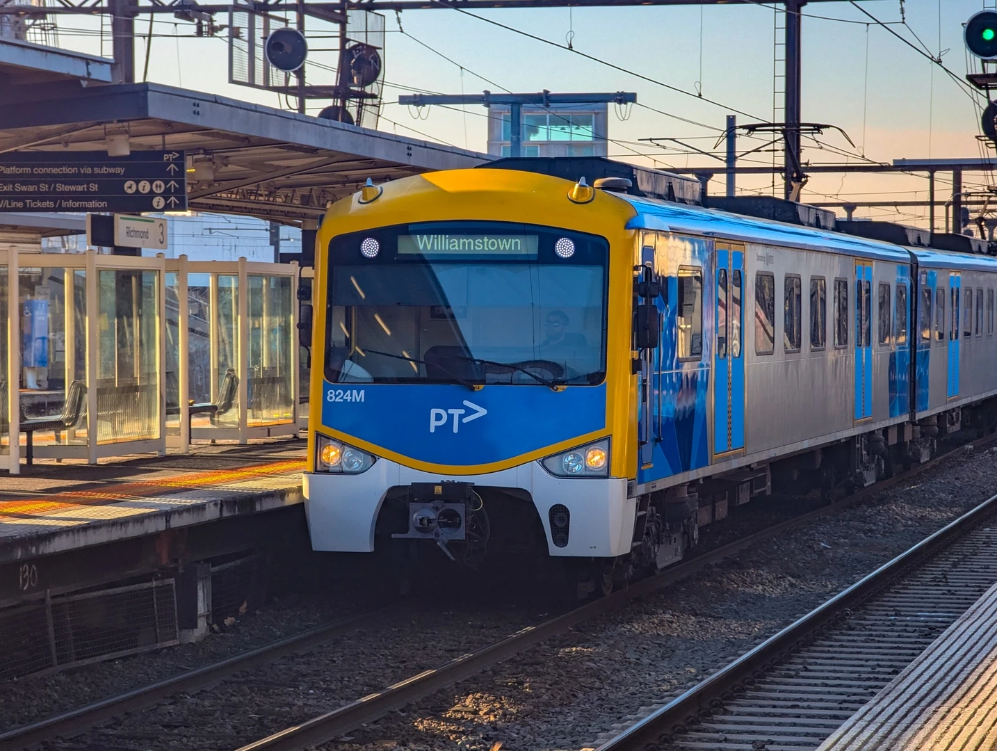 Siemens Nexas 824M