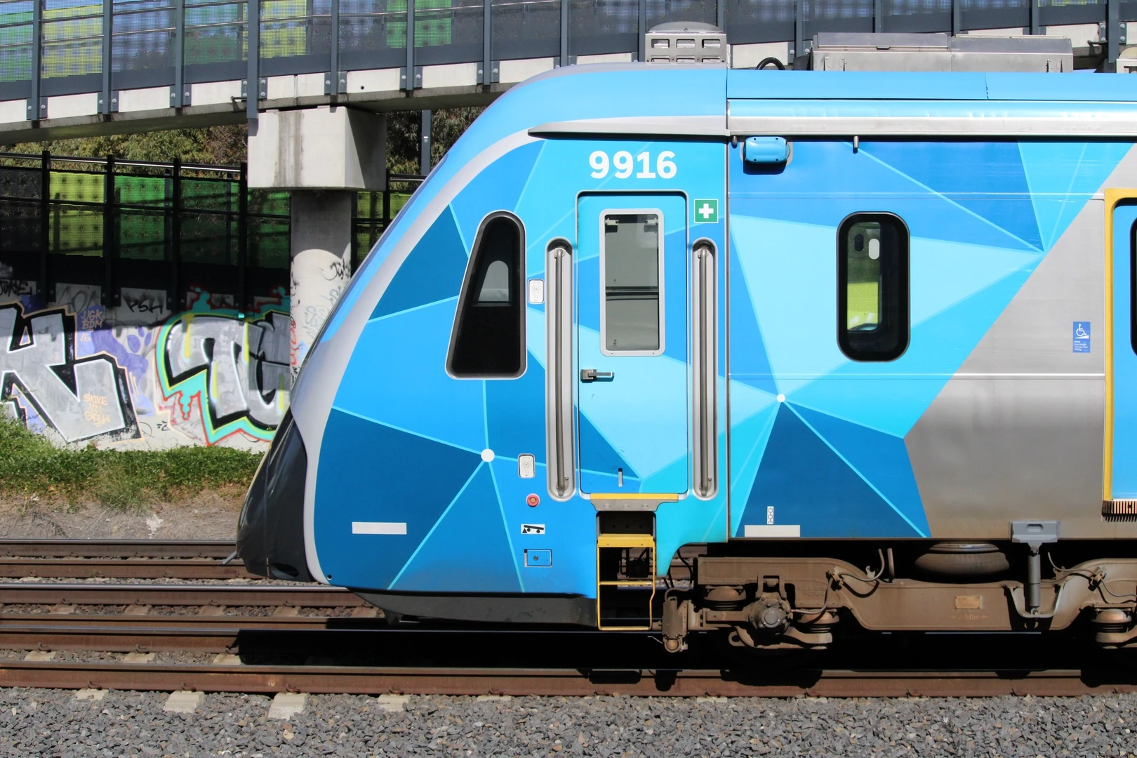 HCMT 9916