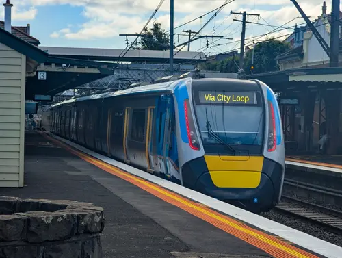 HCMT 9011