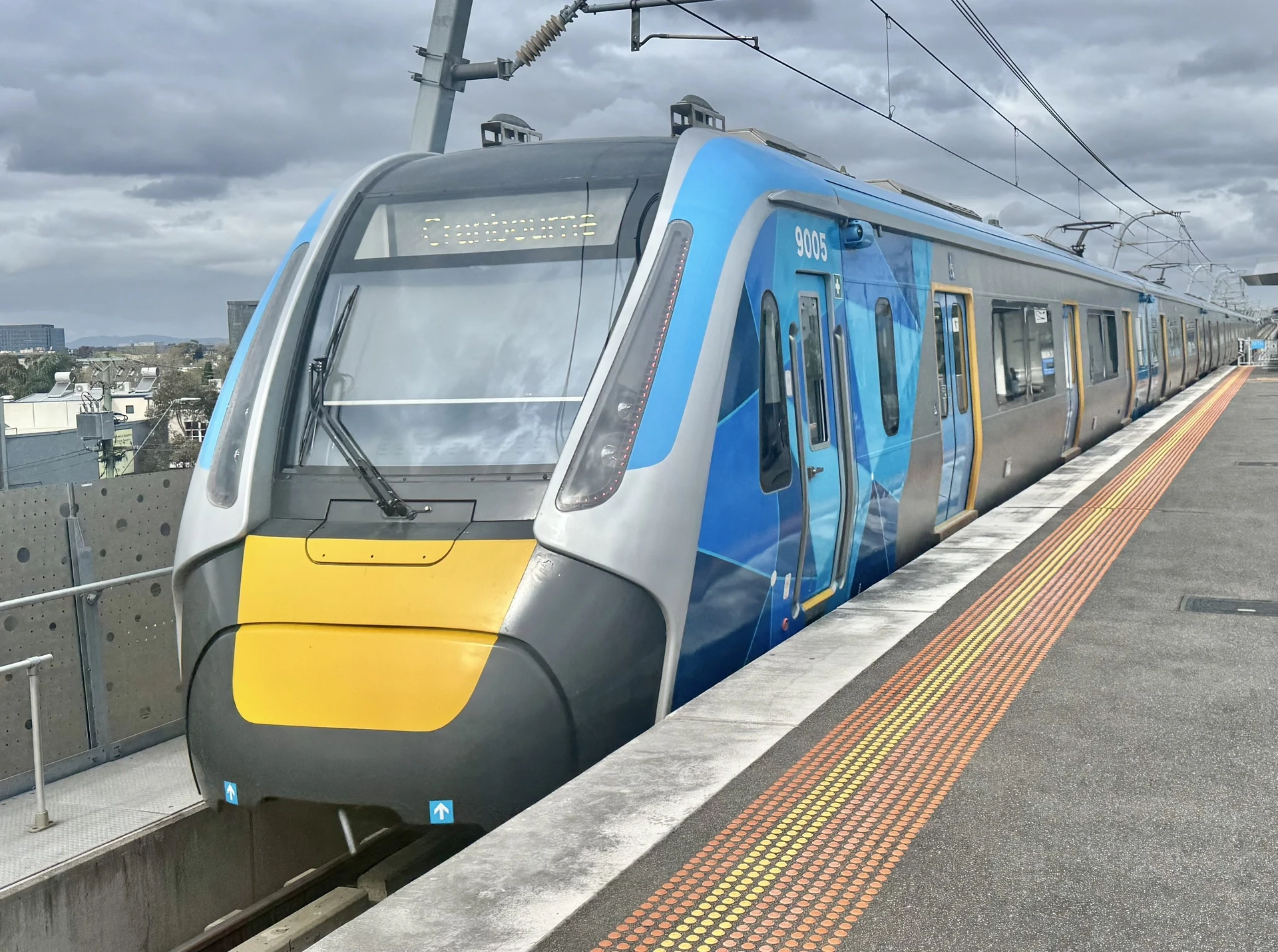 HCMT 9005