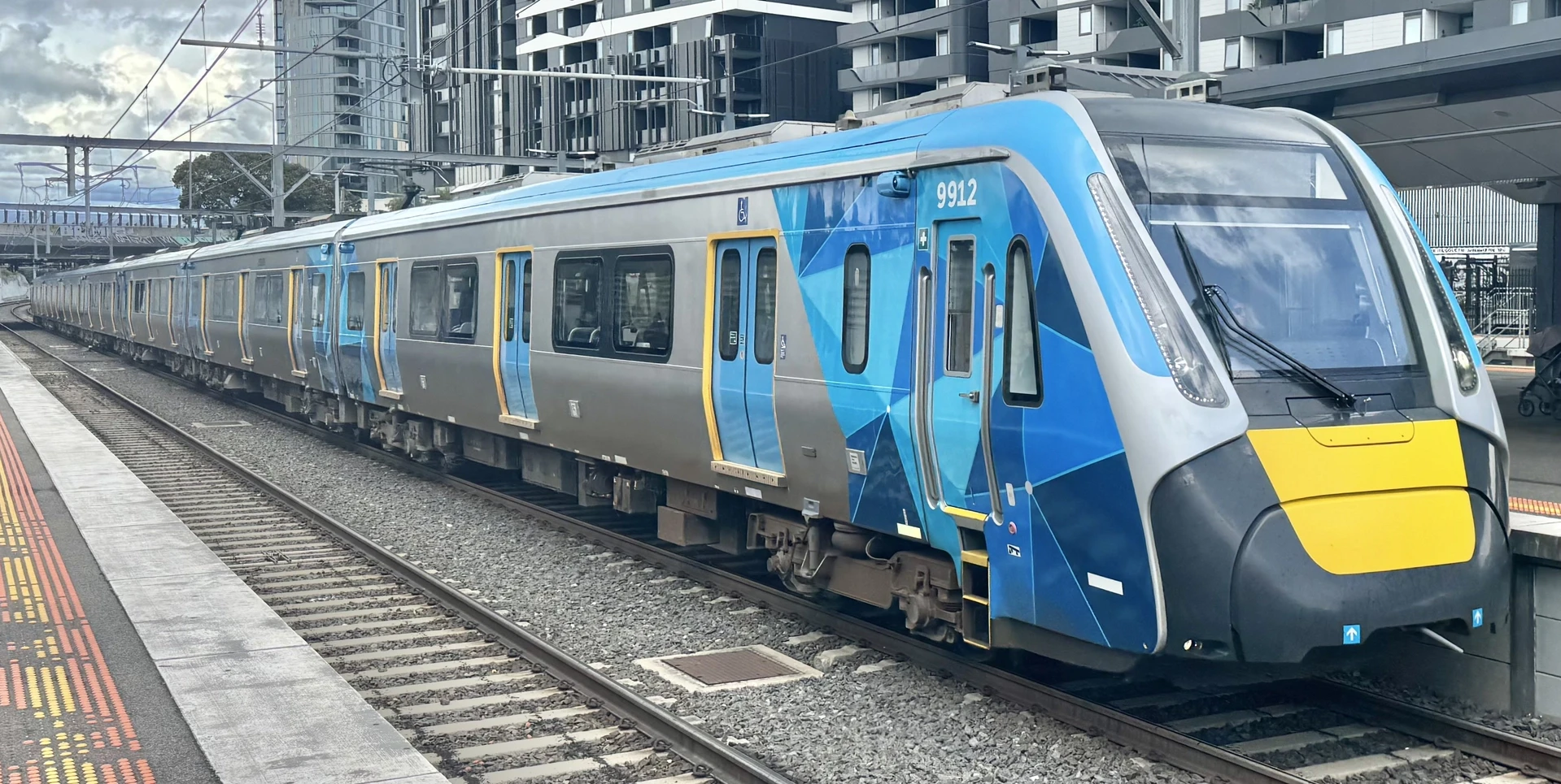 HCMT 9912