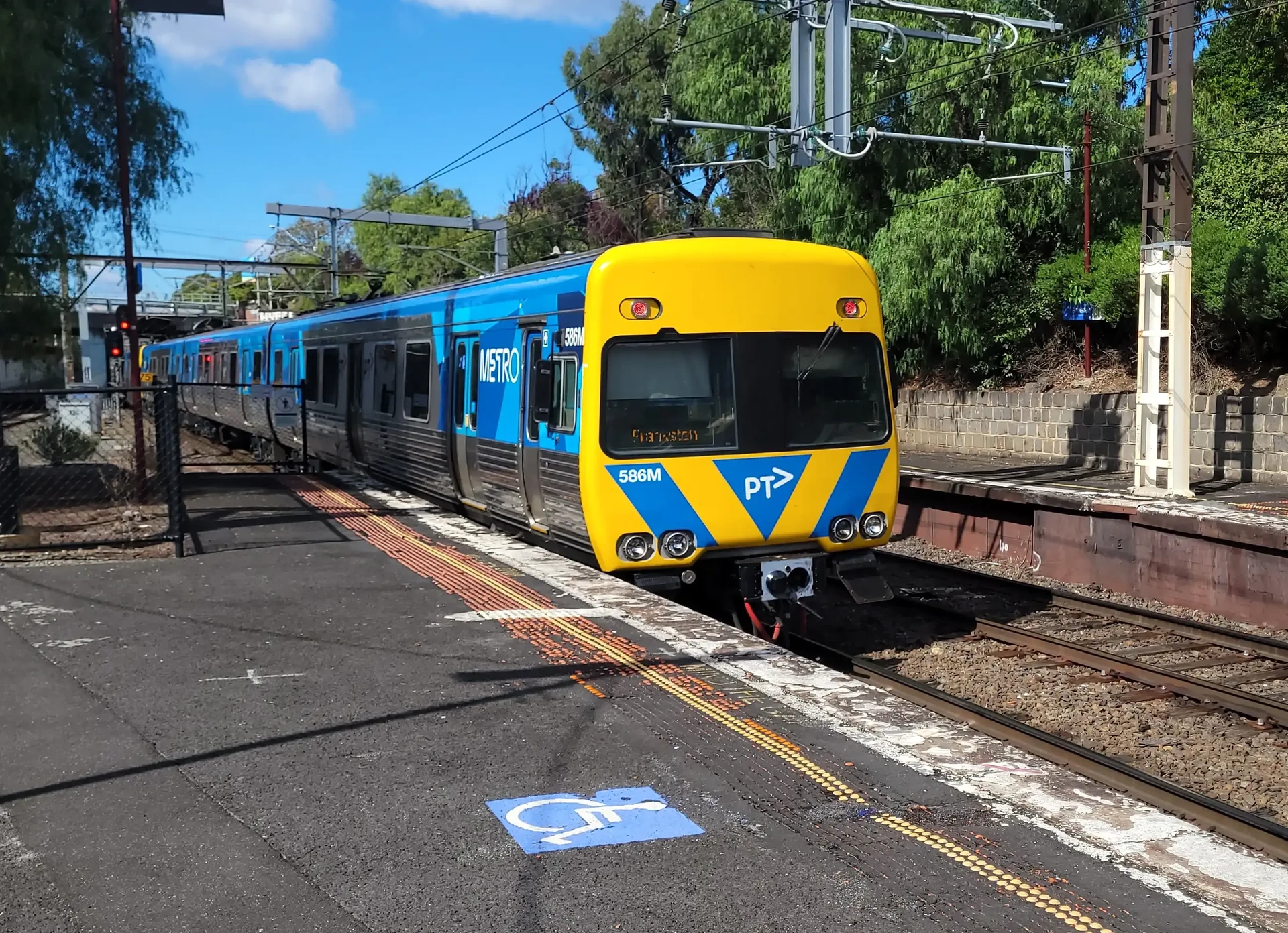 Alstom Comeng 586M