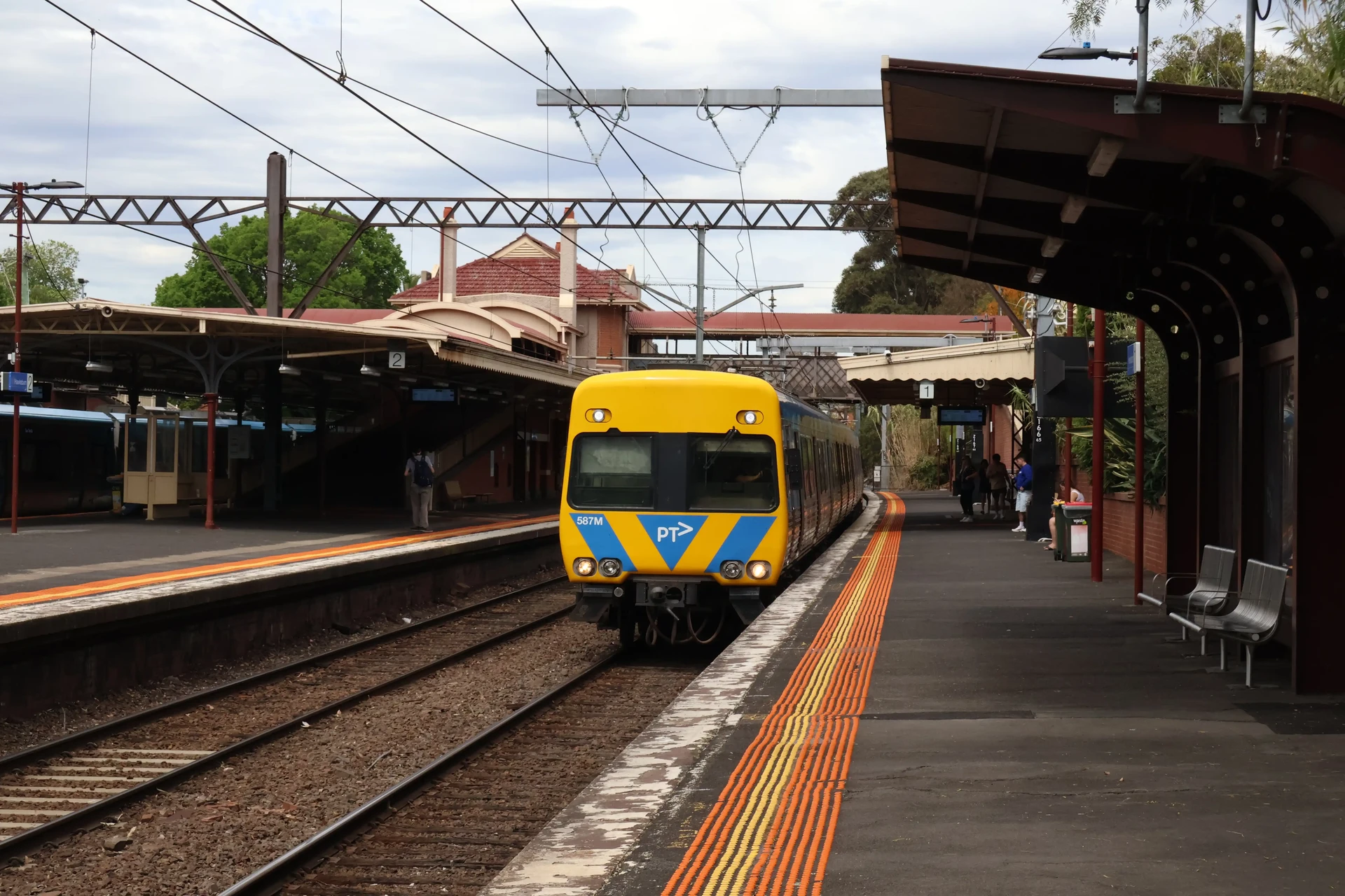 Alstom Comeng 587M