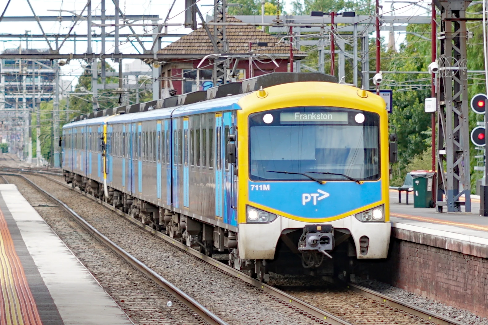 Siemens Nexas 711M