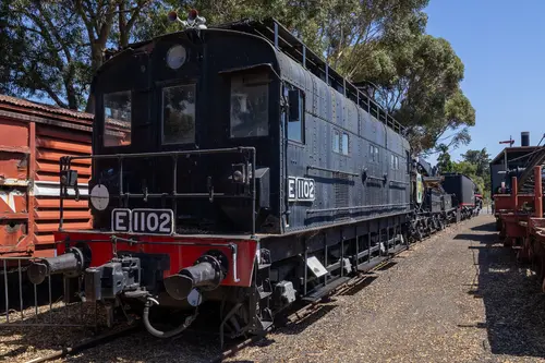 E Class E1102