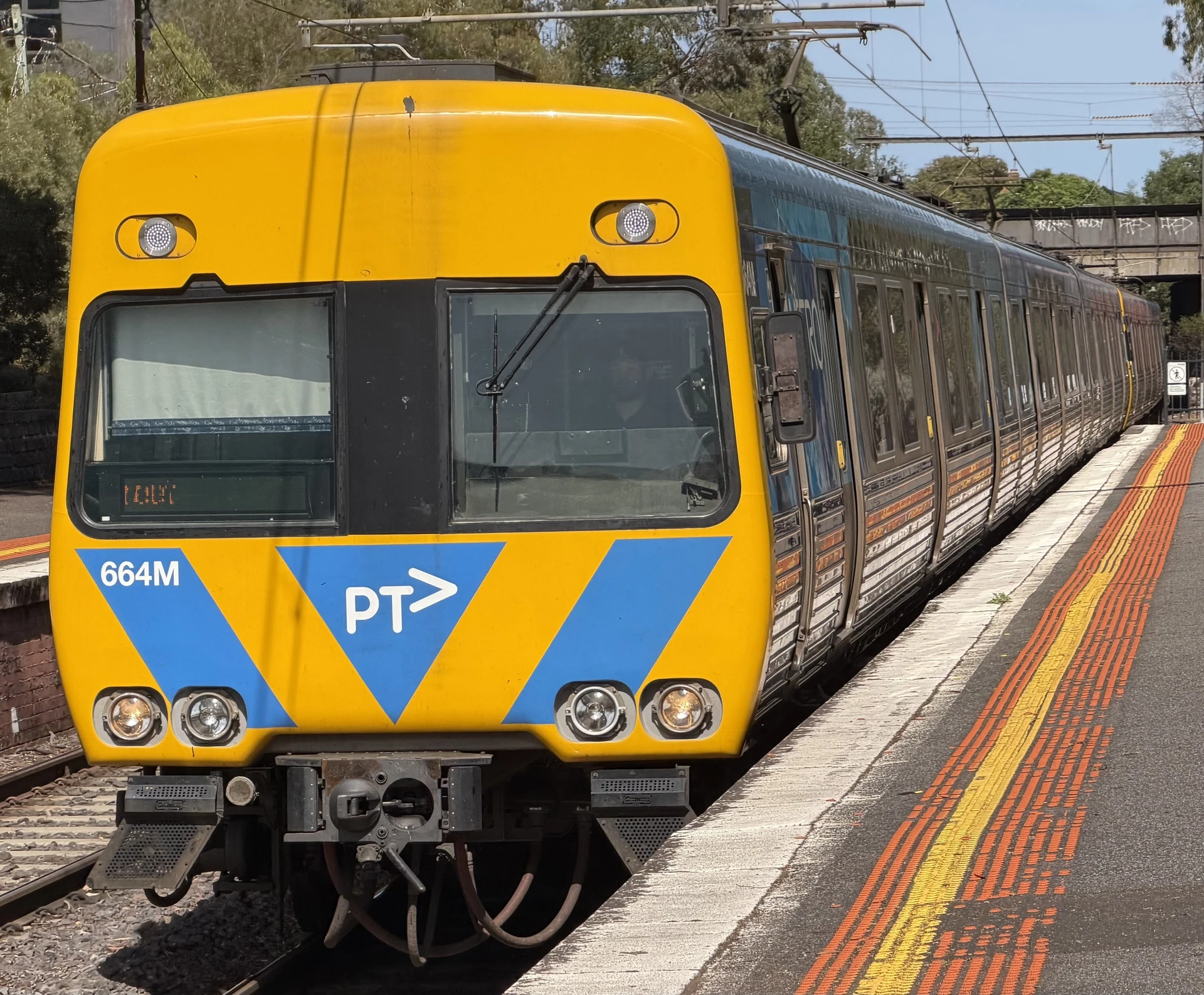 Alstom Comeng 664M