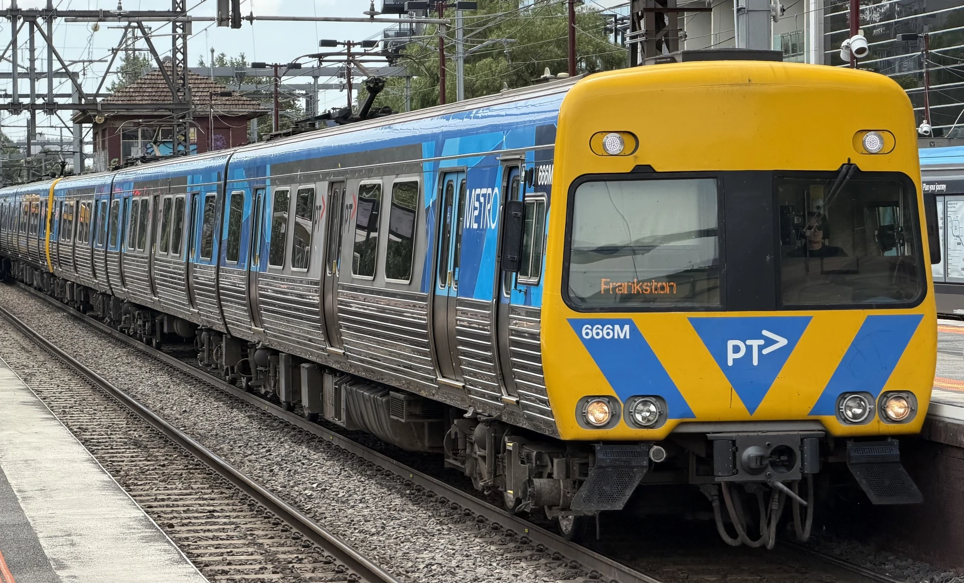 Alstom Comeng 666M