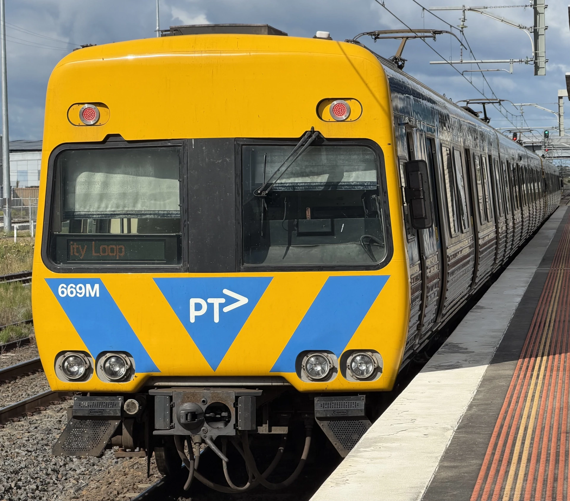 Alstom Comeng 669M
