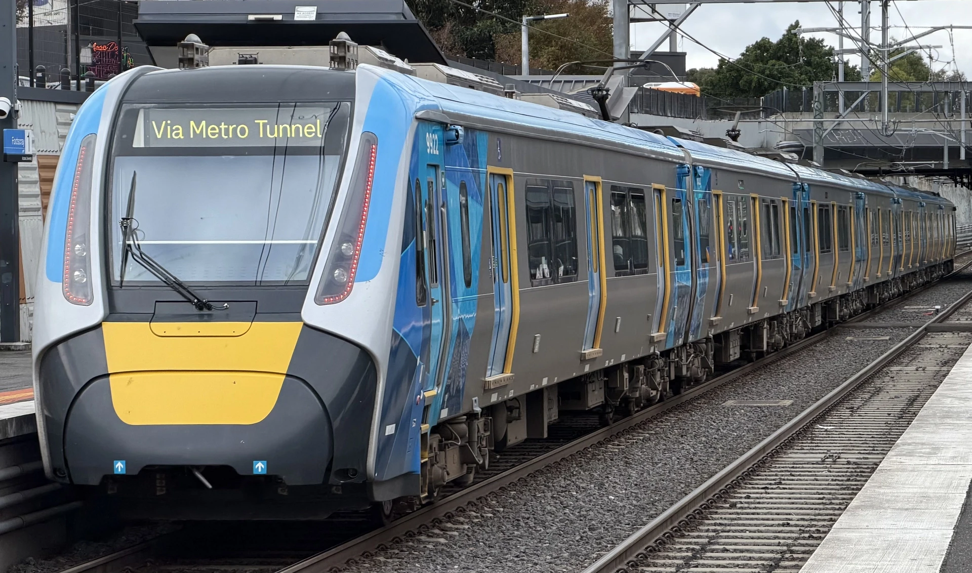 HCMT 9922