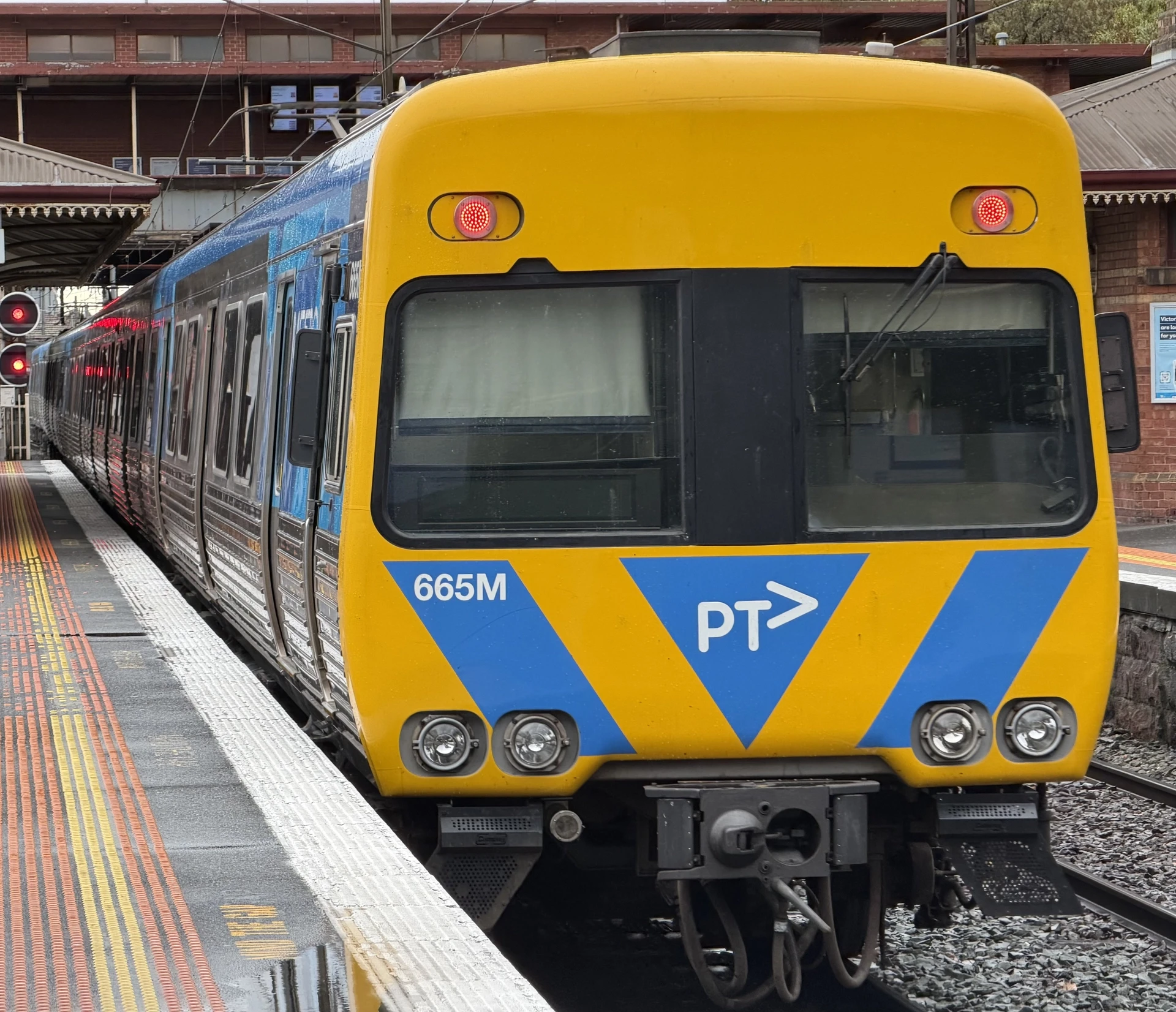 Alstom Comeng 665M