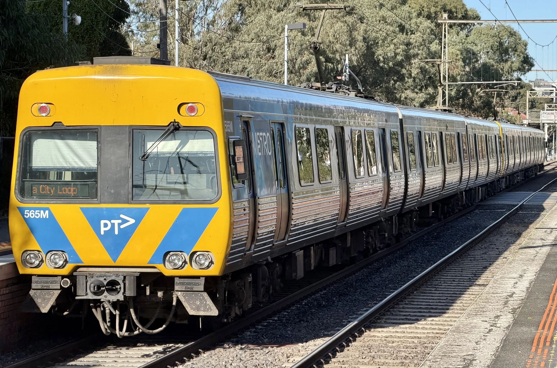 Alstom Comeng 565M