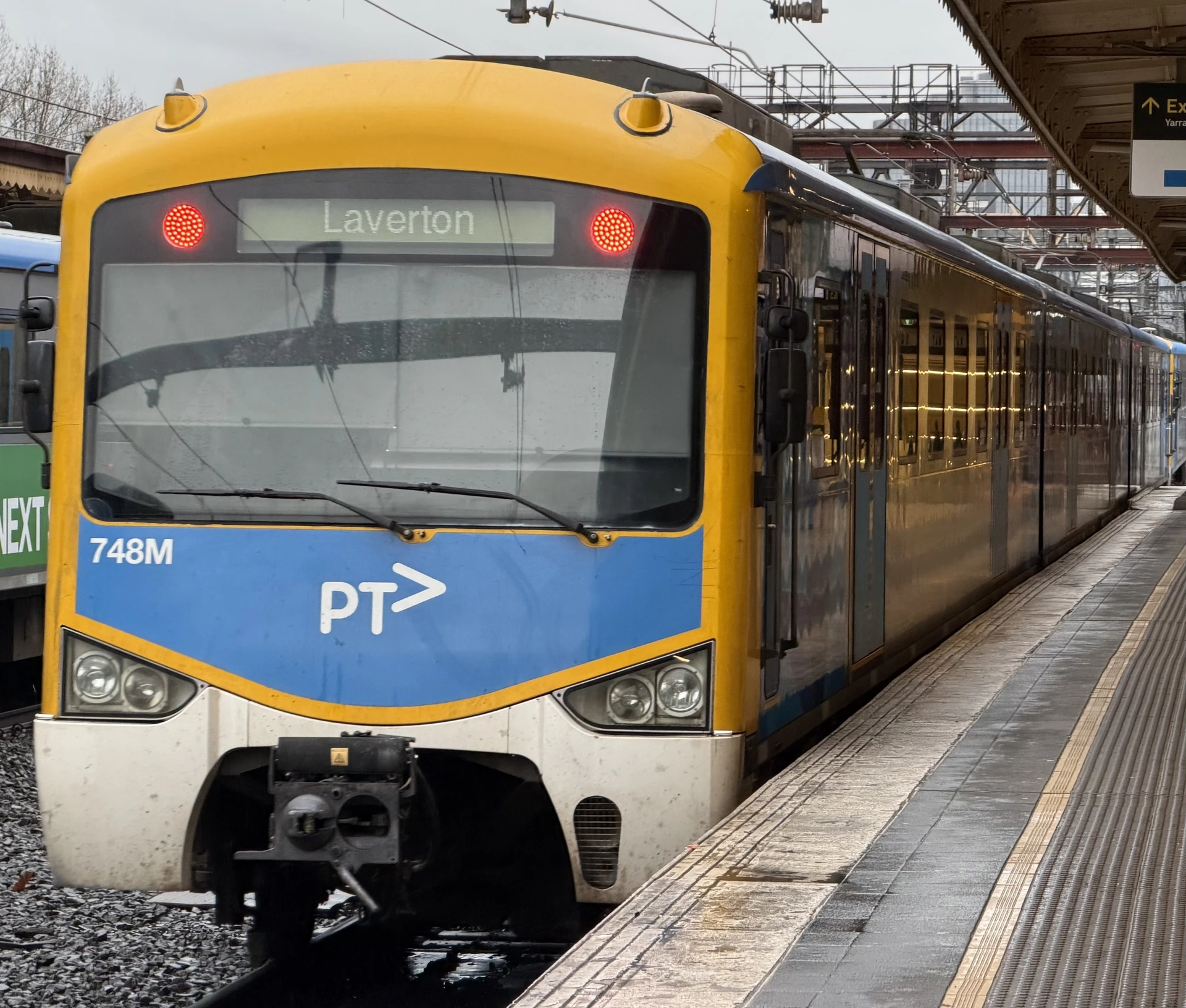 Siemens Nexas 748M