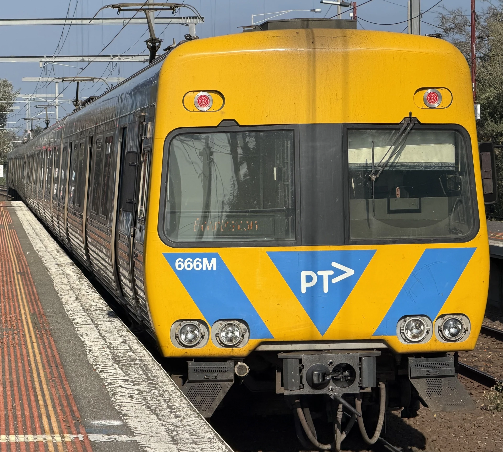 Alstom Comeng 666M