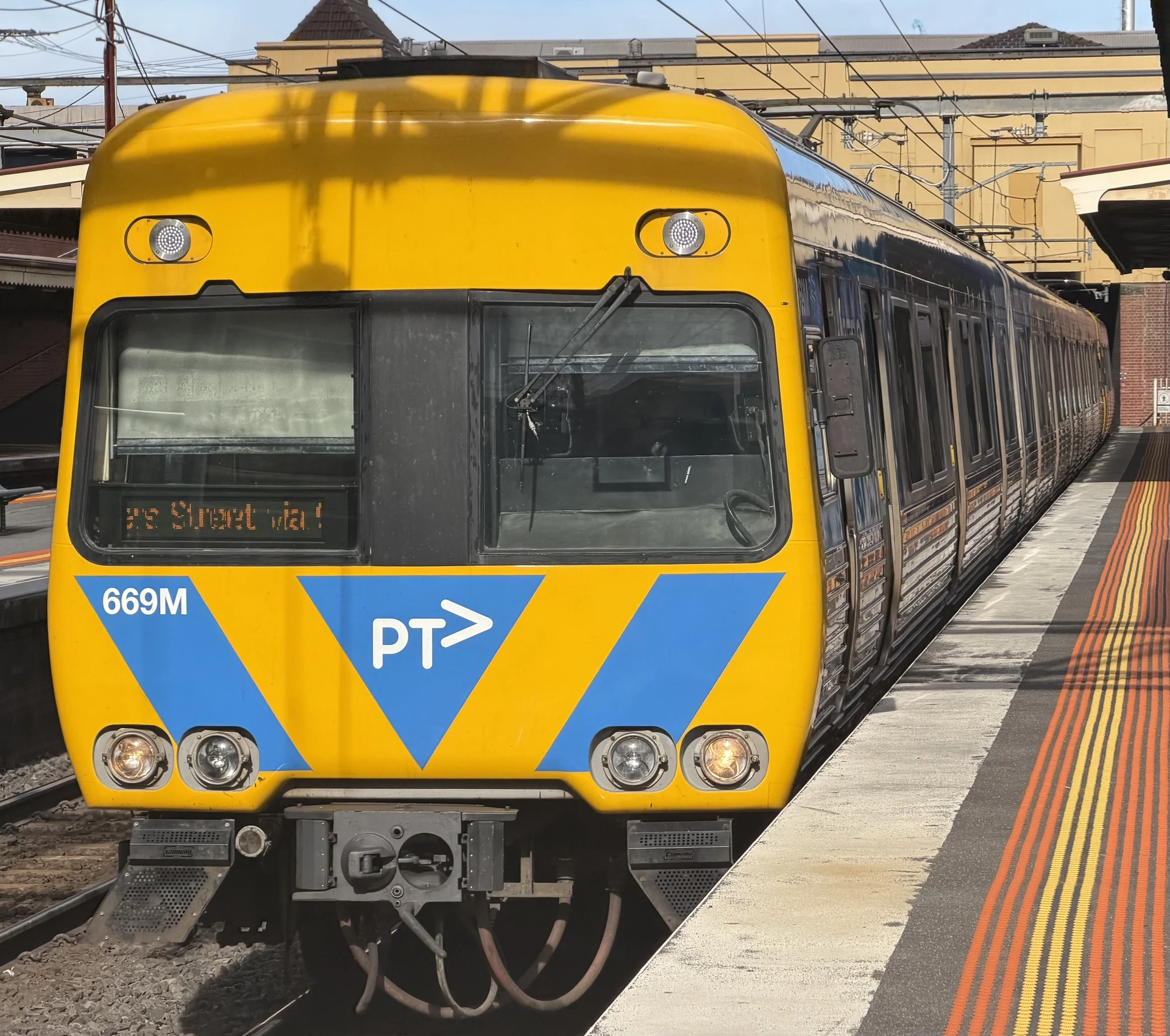 Alstom Comeng 669M