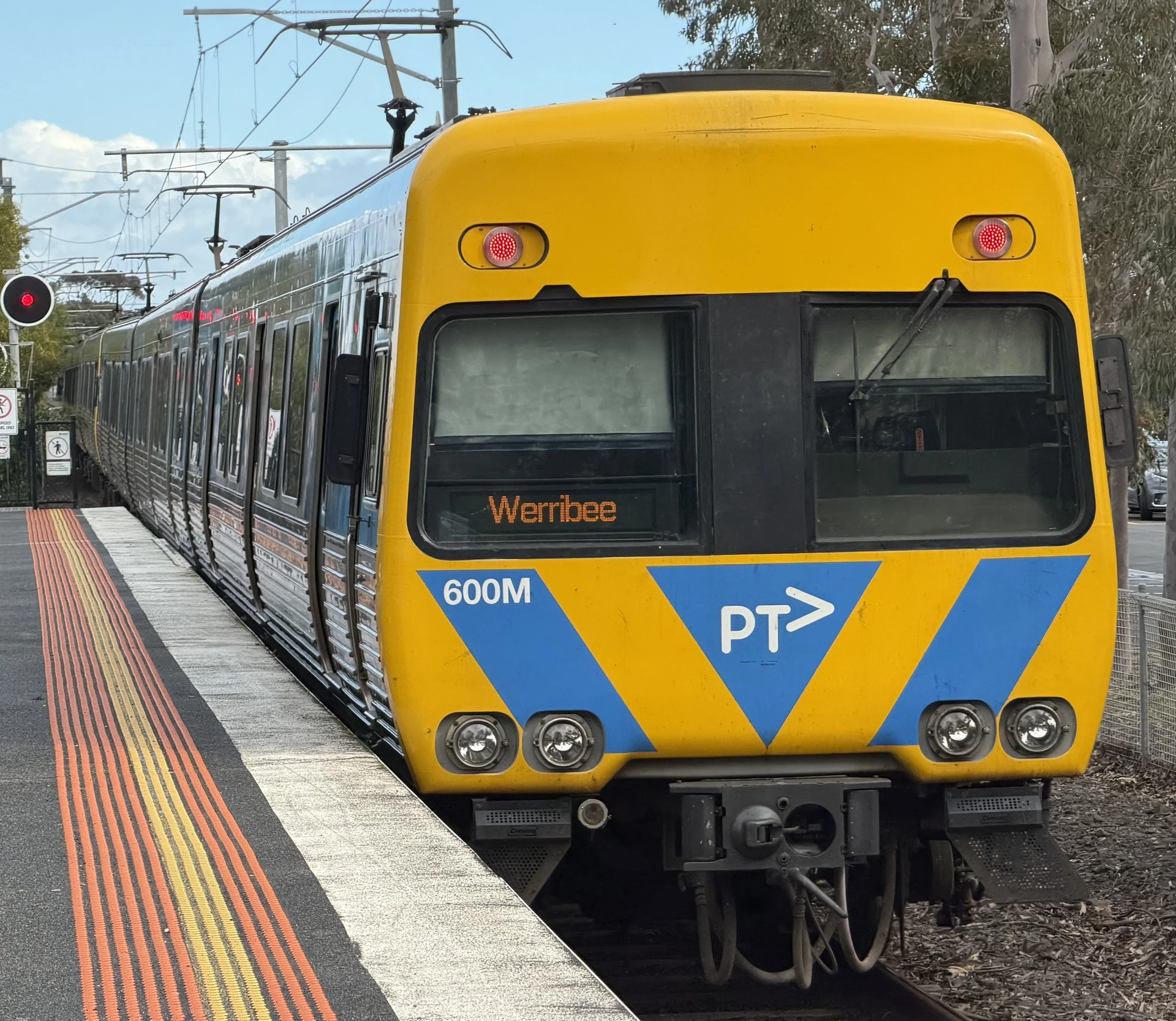 Alstom Comeng 600M