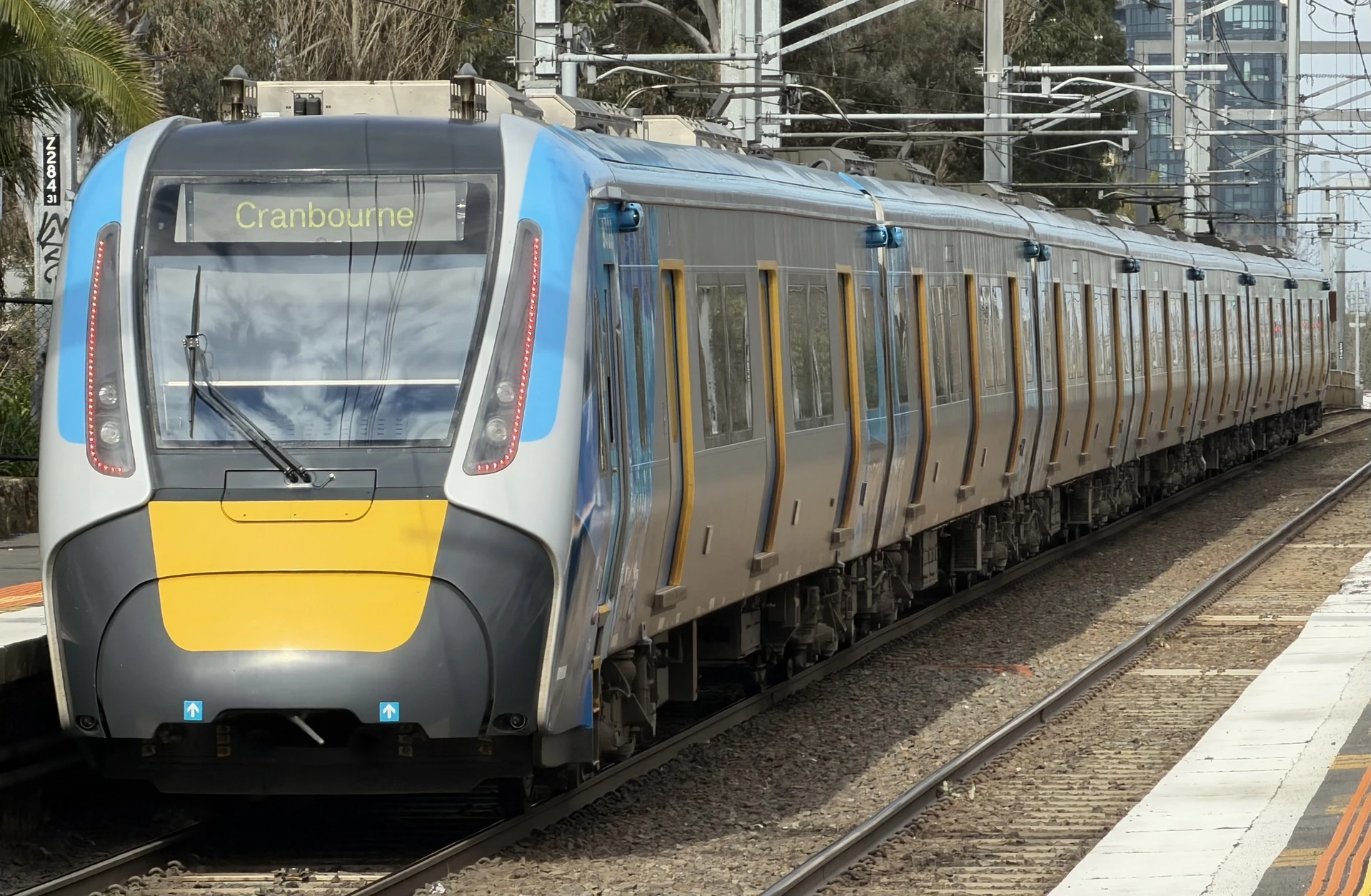HCMT 9023