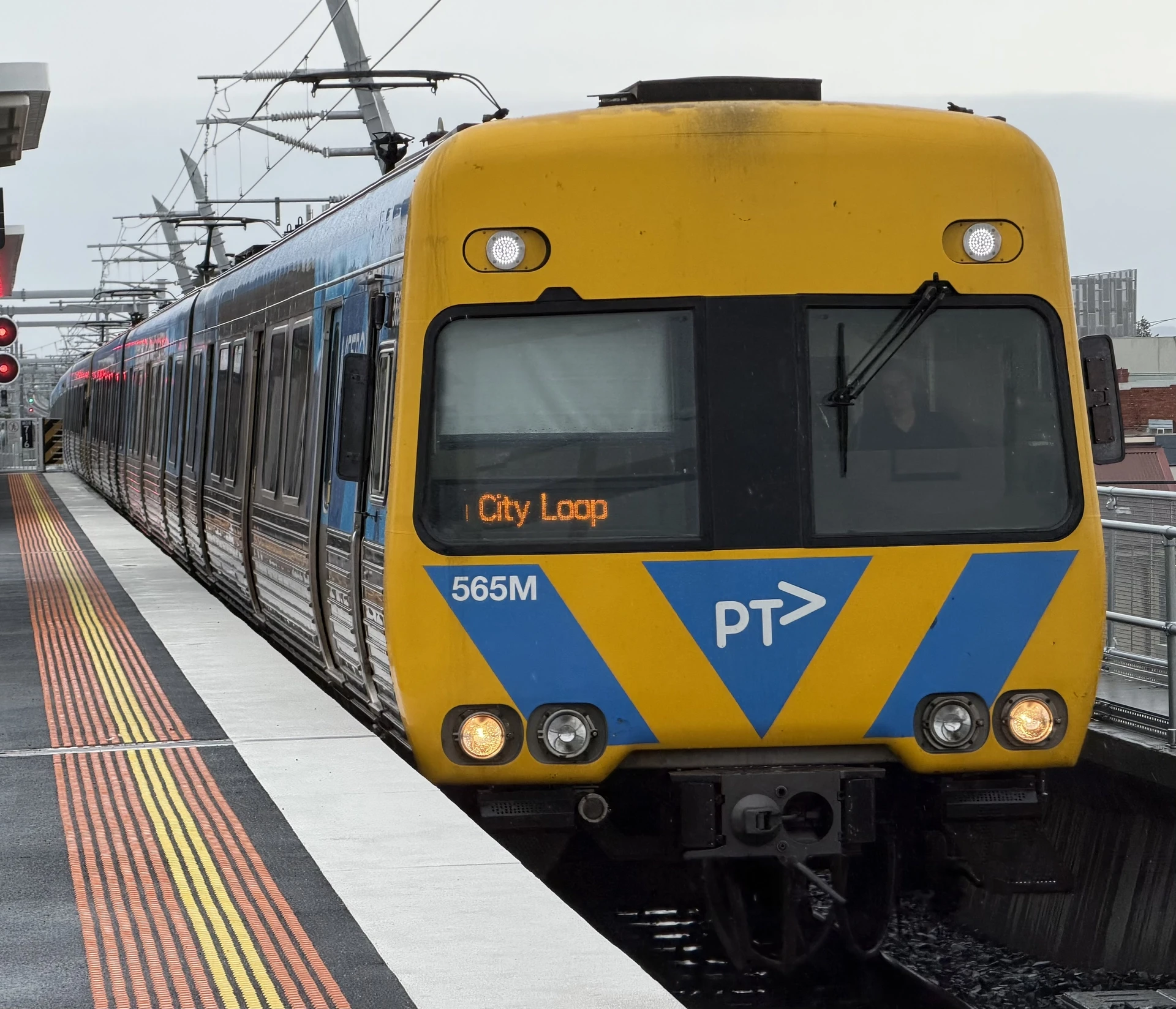 Alstom Comeng 565M