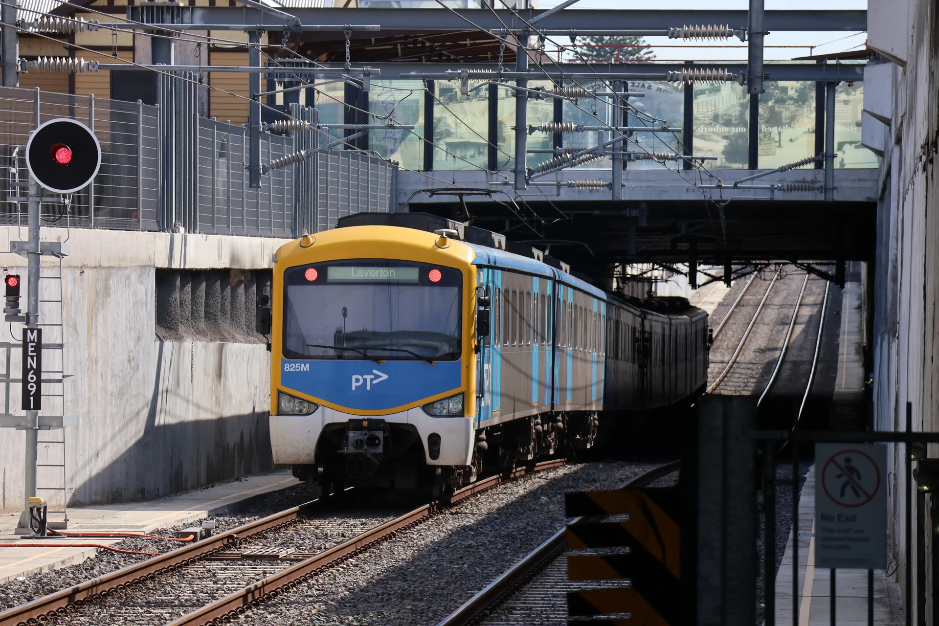 Siemens Nexas 825M