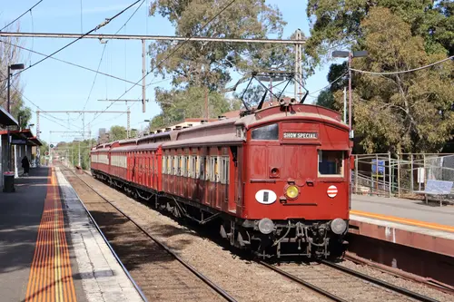 Tait 381M