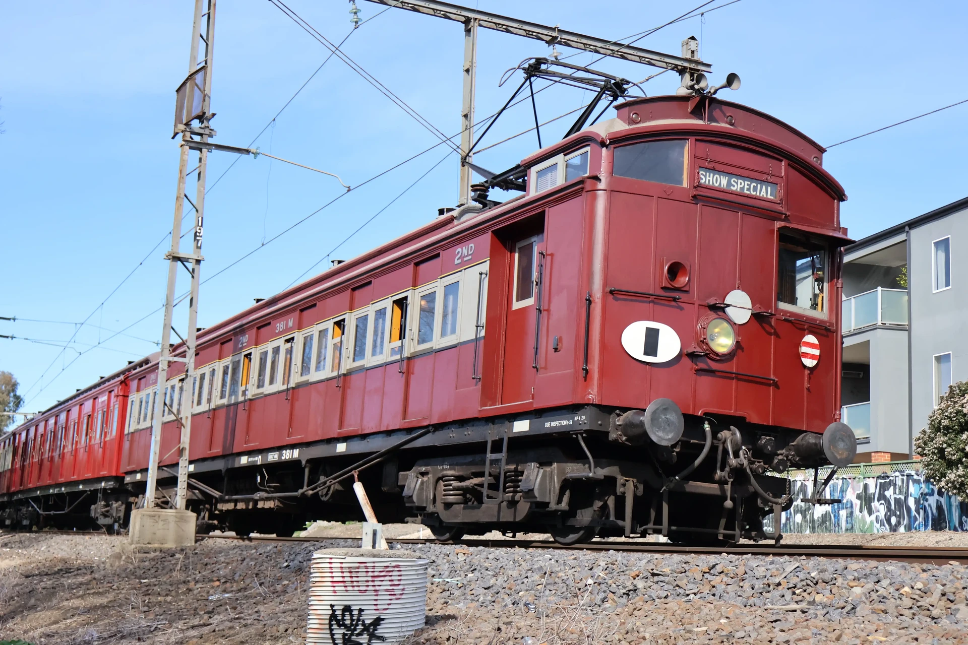 Tait 381M