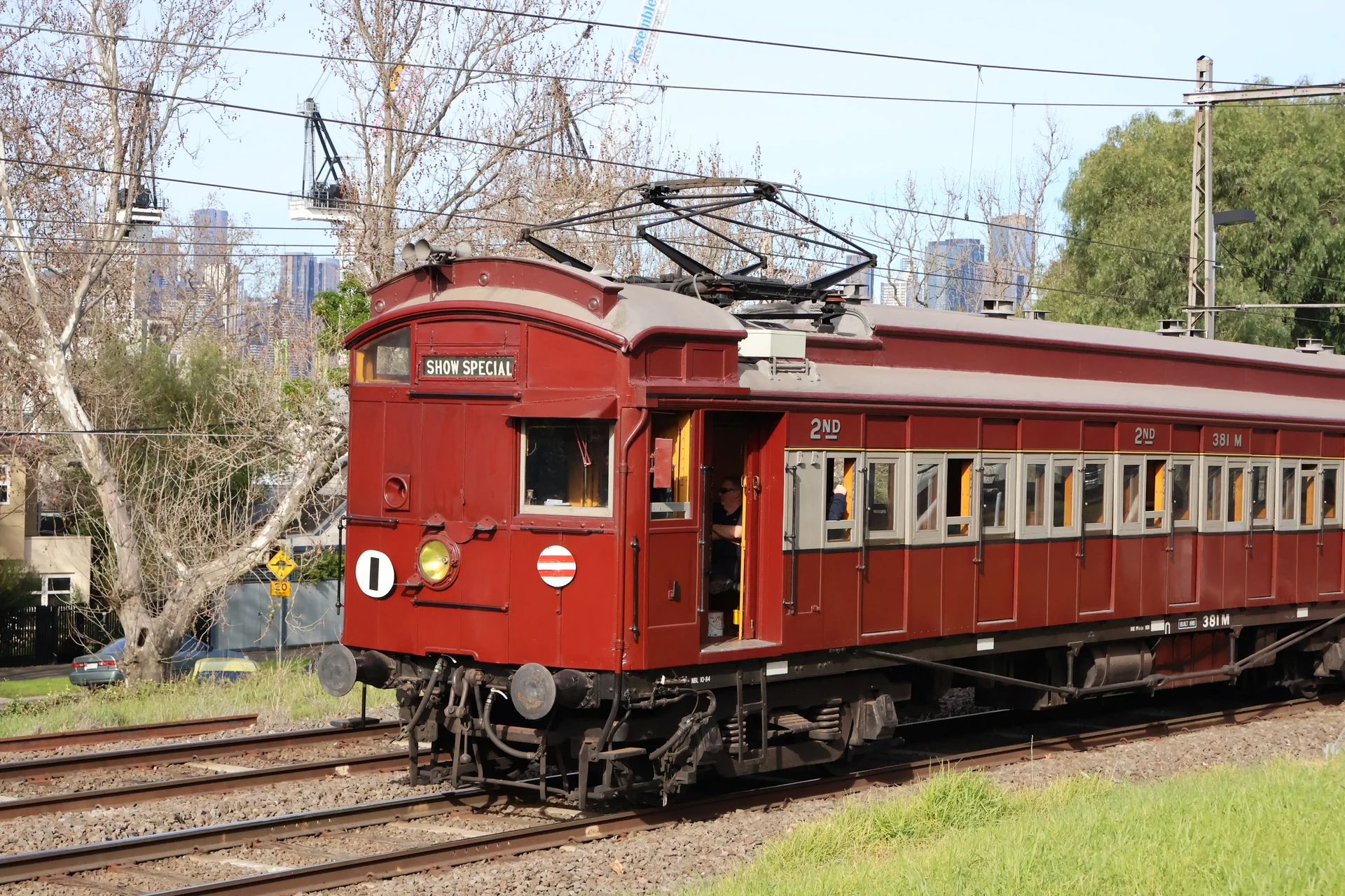 Tait 381M