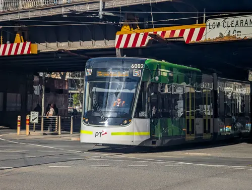 E Class 6082