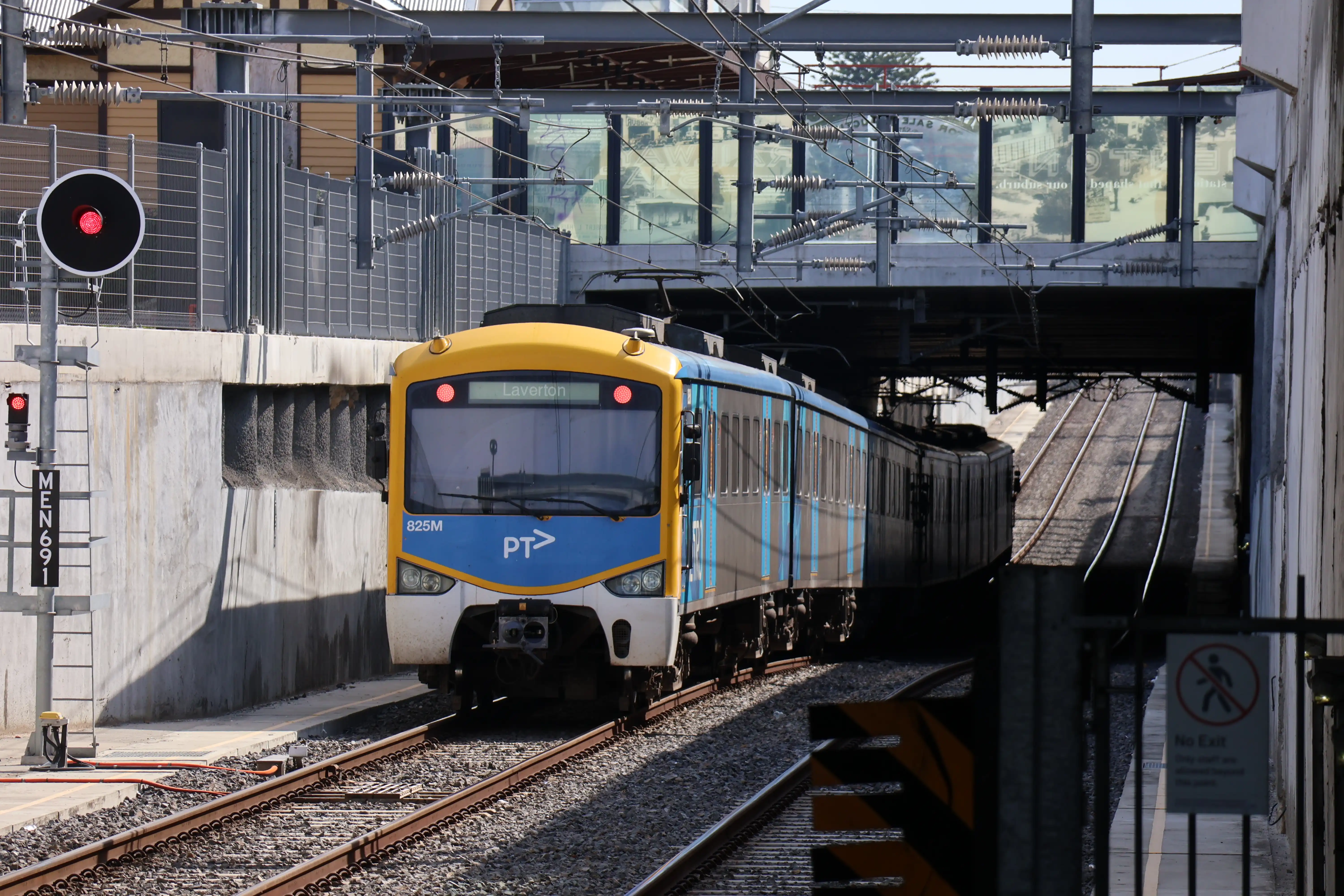Siemens Nexas 825M