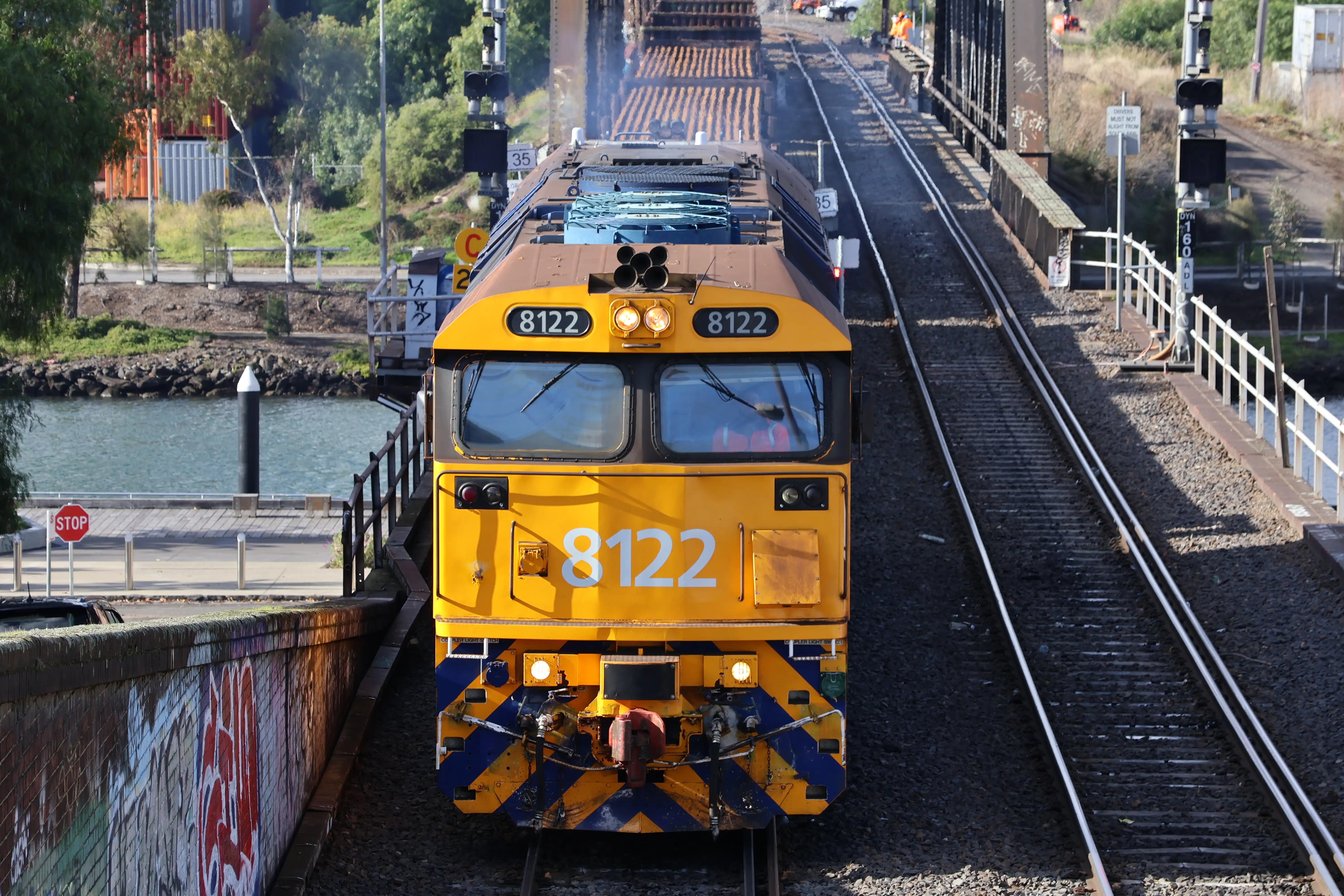 81 Class 8122